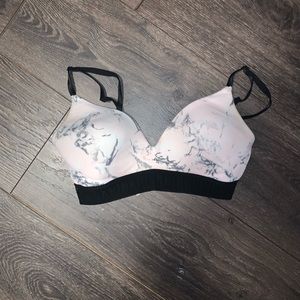 VS Pink Wireless Wear Everywhere Bra